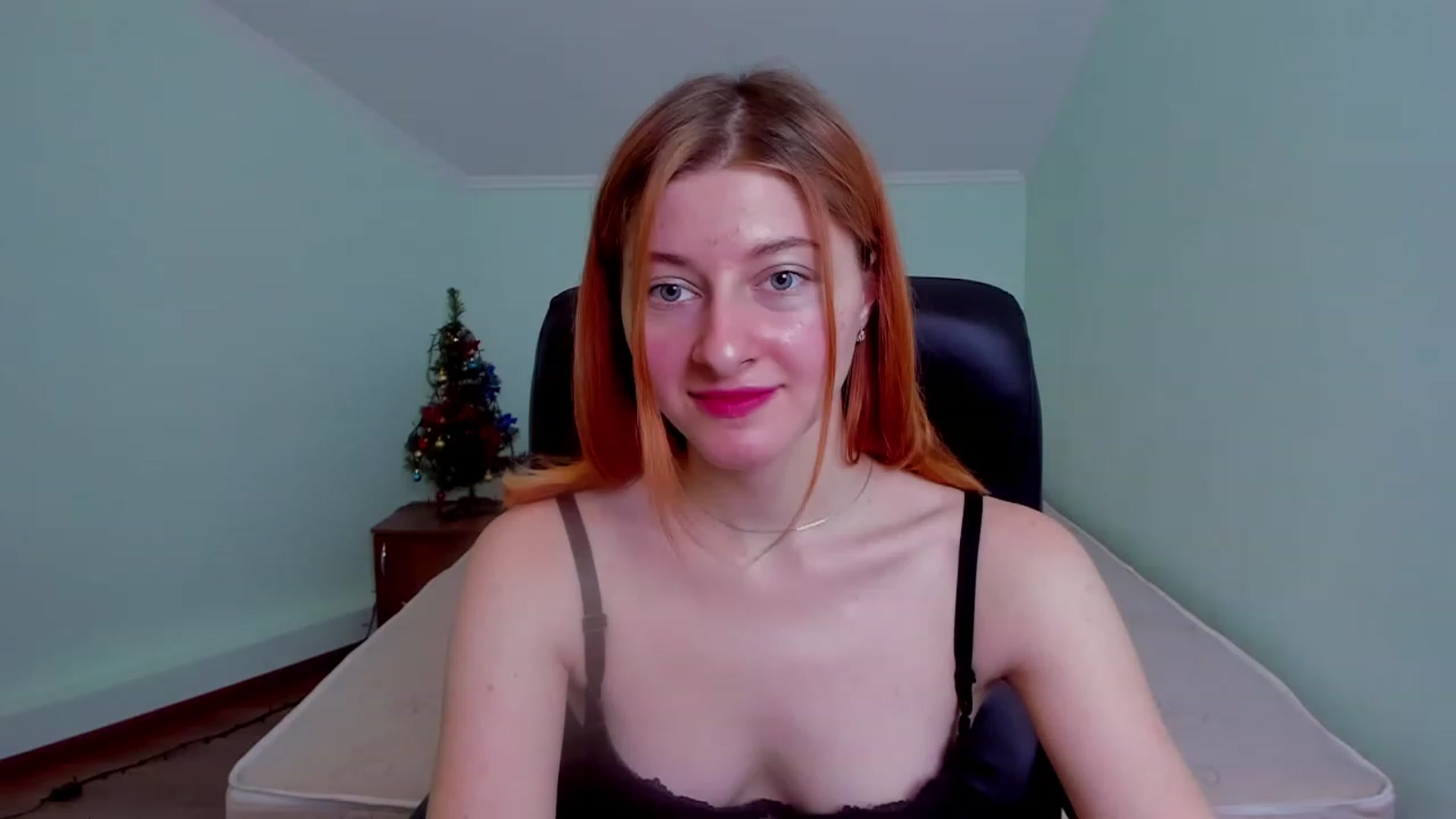 Gallery image thumbnail from Terri_Hims's myfreecams stream on, 12/18/2022, 14:44 image 11 of 20