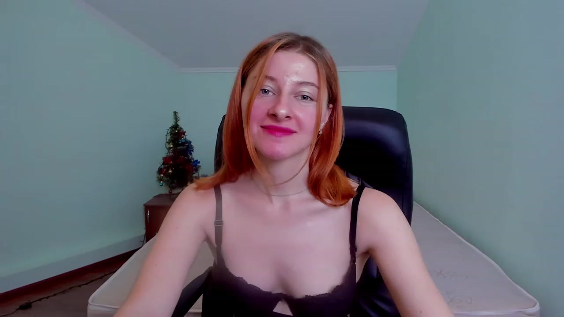 Gallery image thumbnail from Terri_Hims's myfreecams stream on, 12/18/2022, 14:44 image 5 of 20