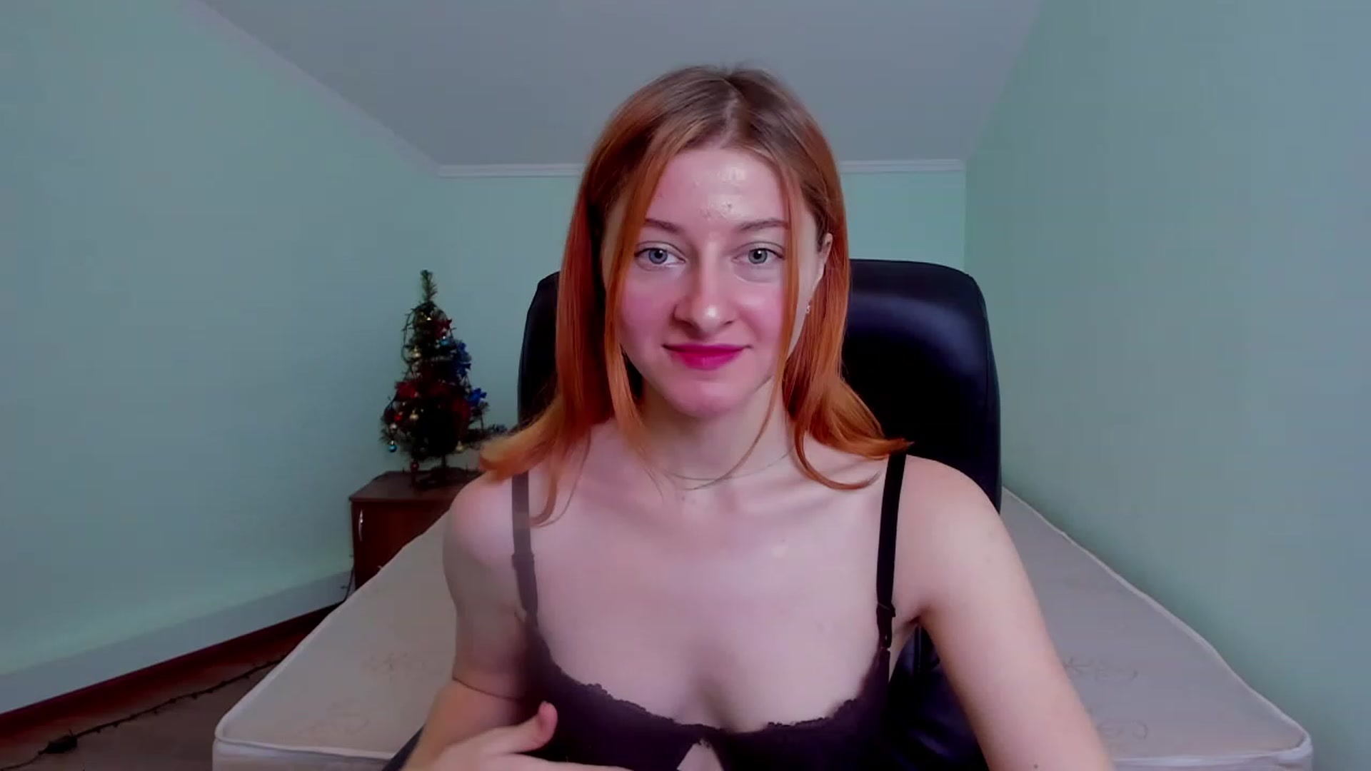 Gallery image thumbnail from Terri_Hims's myfreecams stream on, 12/18/2022, 14:44 image 6 of 20