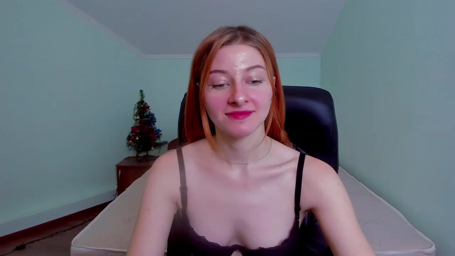Gallery image thumbnail from Terri_Hims's myfreecams stream on, 12/18/2022, 14:44 image 4 of 20