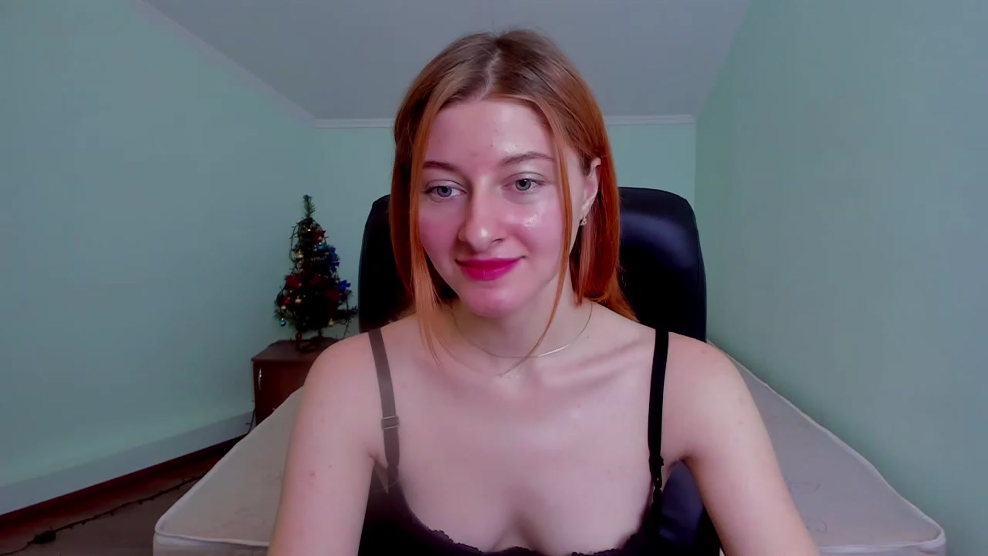 Gallery image thumbnail from Terri_Hims's myfreecams stream on, 12/18/2022, 14:44 image 10 of 20