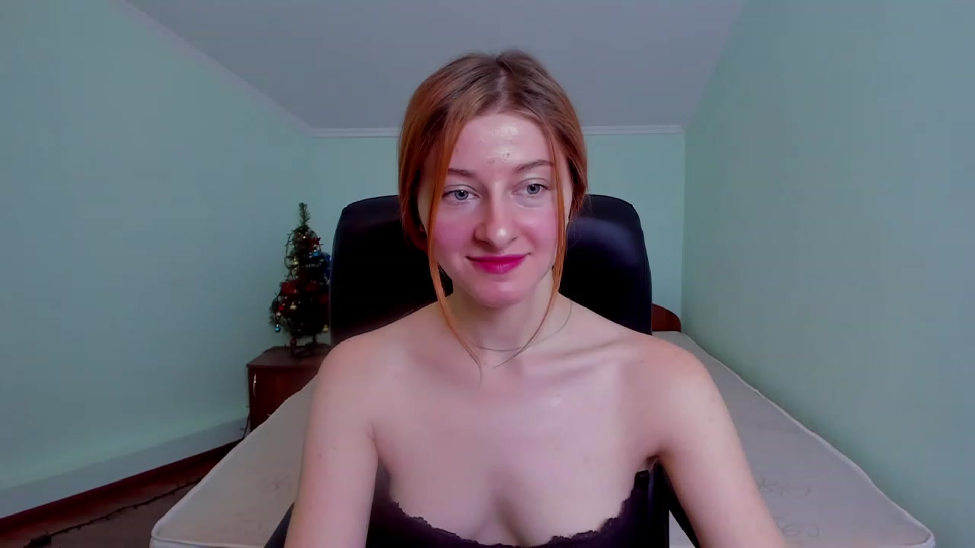 Gallery image thumbnail from Terri_Hims's myfreecams stream on, 12/18/2022, 15:39 image 2 of 20