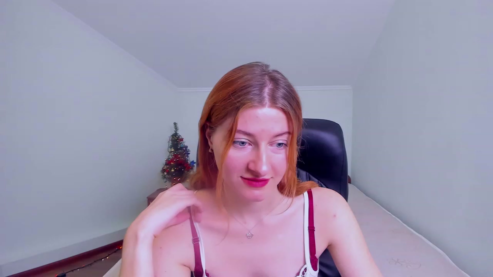 Gallery image thumbnail from Terri_Hims's myfreecams stream on, 12/21/2022, 13:54 image 3 of 20