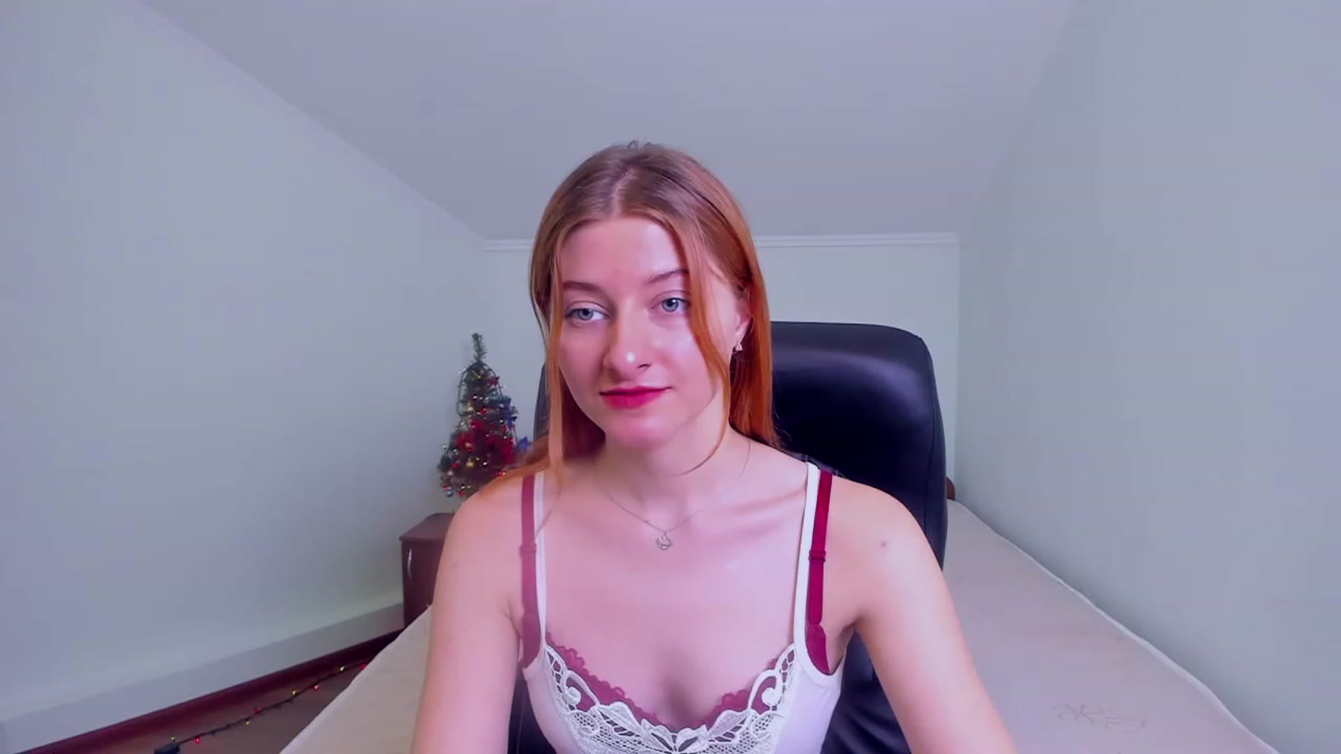 Gallery image thumbnail from Terri_Hims's myfreecams stream on, 12/21/2022, 13:54 image 5 of 20