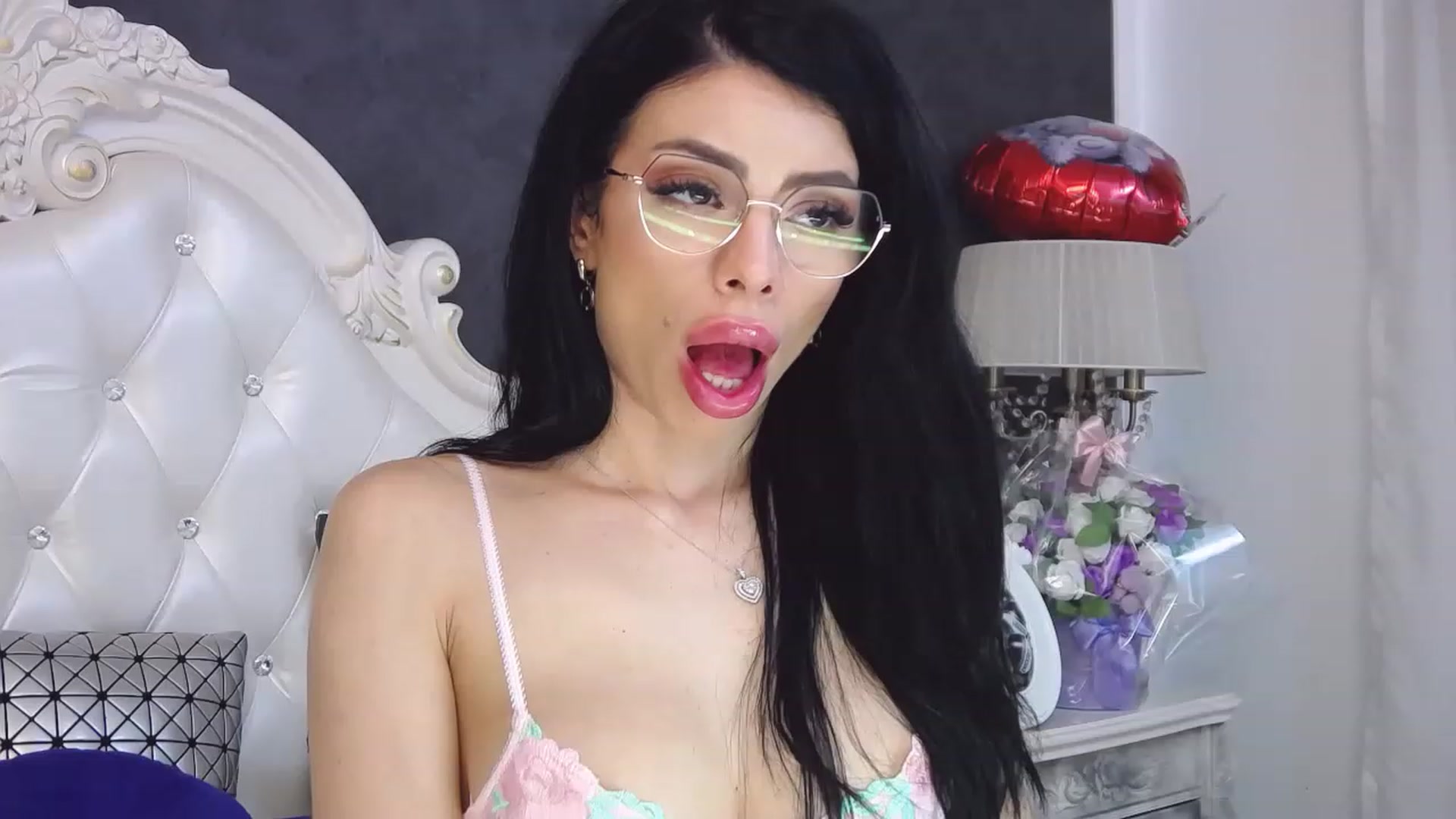 Gallery image thumbnail from Tesa000's myfreecams stream on, 03/24/2023, 15:20 image 5 of 20