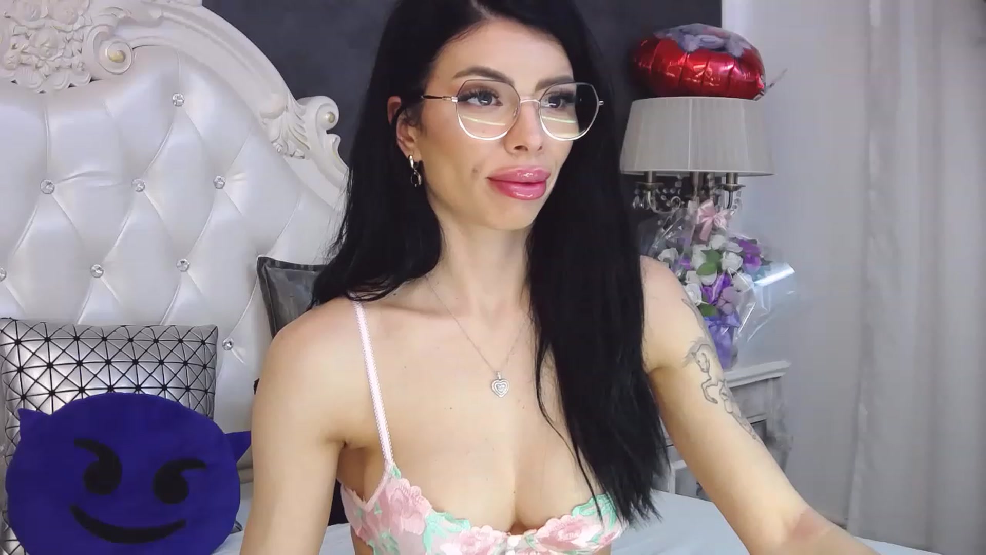 Gallery image thumbnail from Tesa000's myfreecams stream on, 03/24/2023, 15:20 image 12 of 20