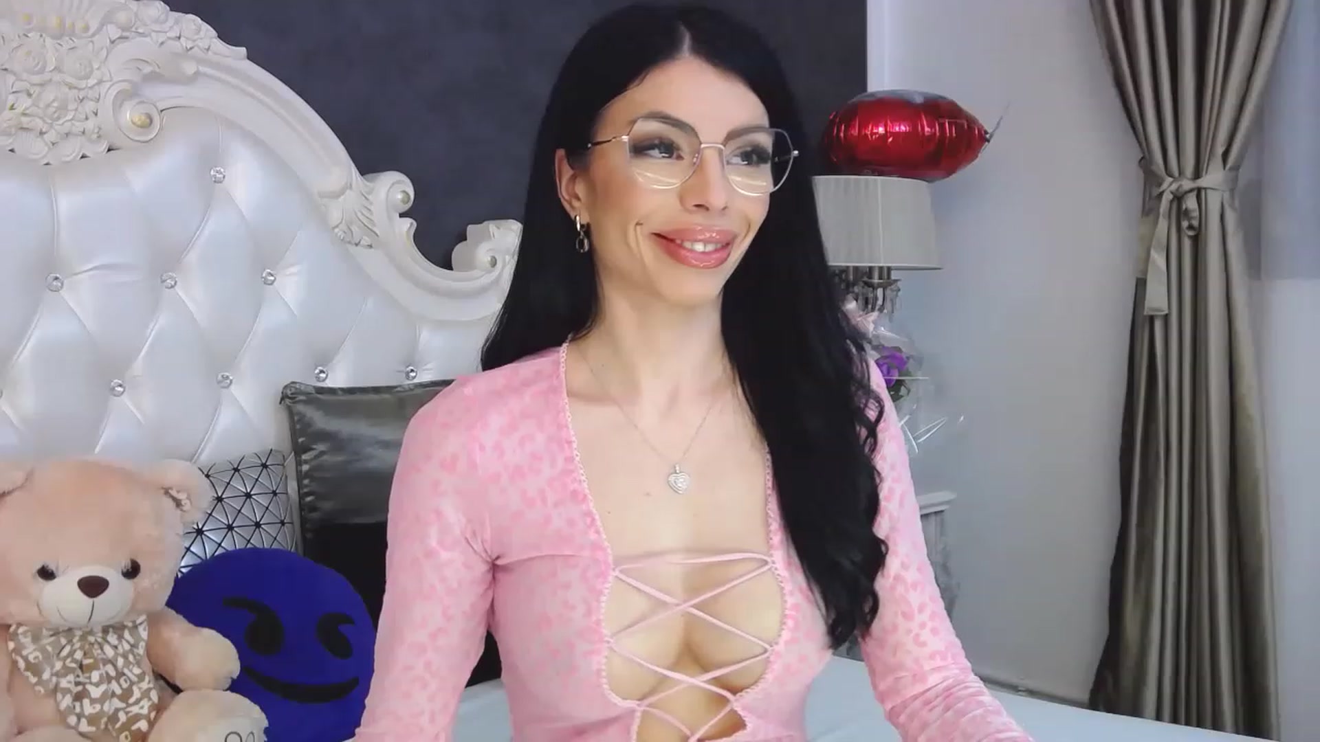 Gallery image thumbnail from Tesa000's myfreecams stream on, 04/12/2023, 12:20 image 17 of 20