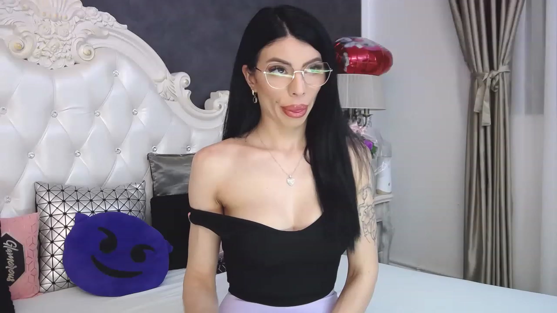 Gallery image thumbnail from Tesa000's myfreecams stream on, 04/24/2023, 07:32 image 3 of 20