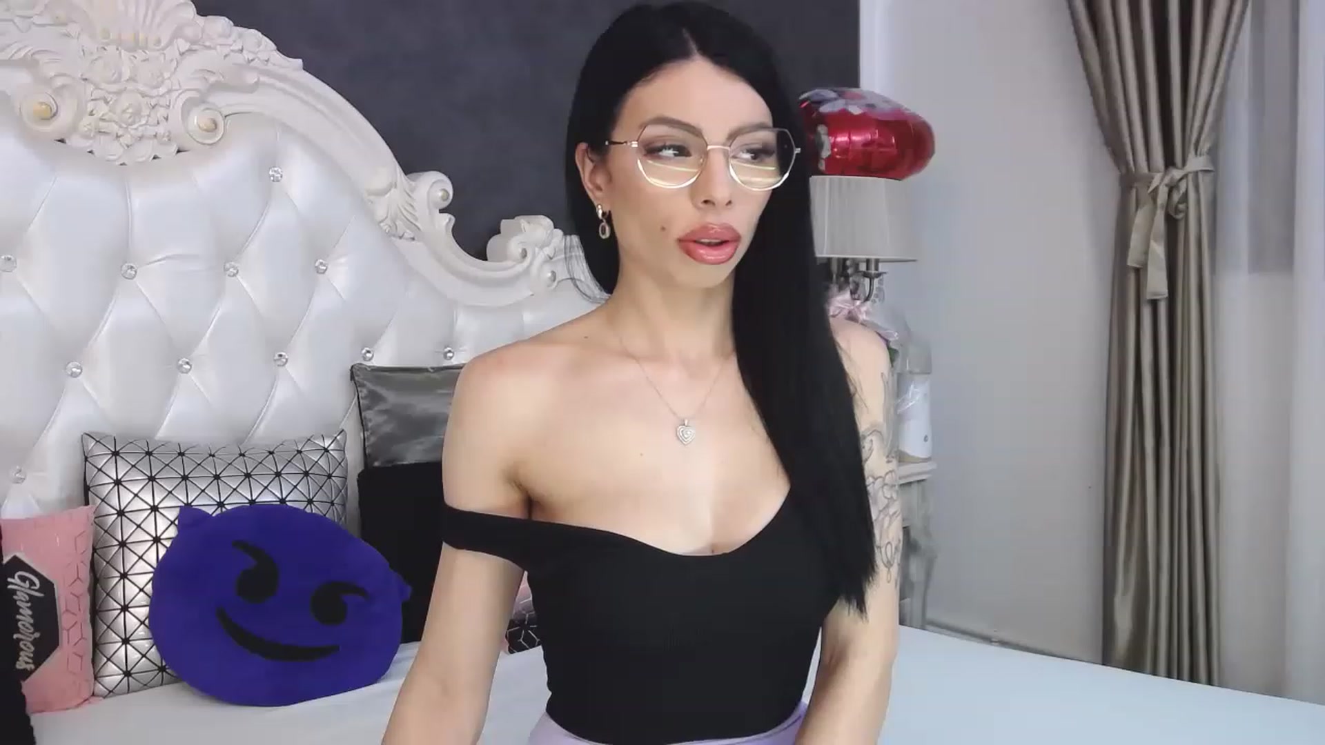 Gallery image thumbnail from Tesa000's myfreecams stream on, 04/24/2023, 07:32 image 12 of 20
