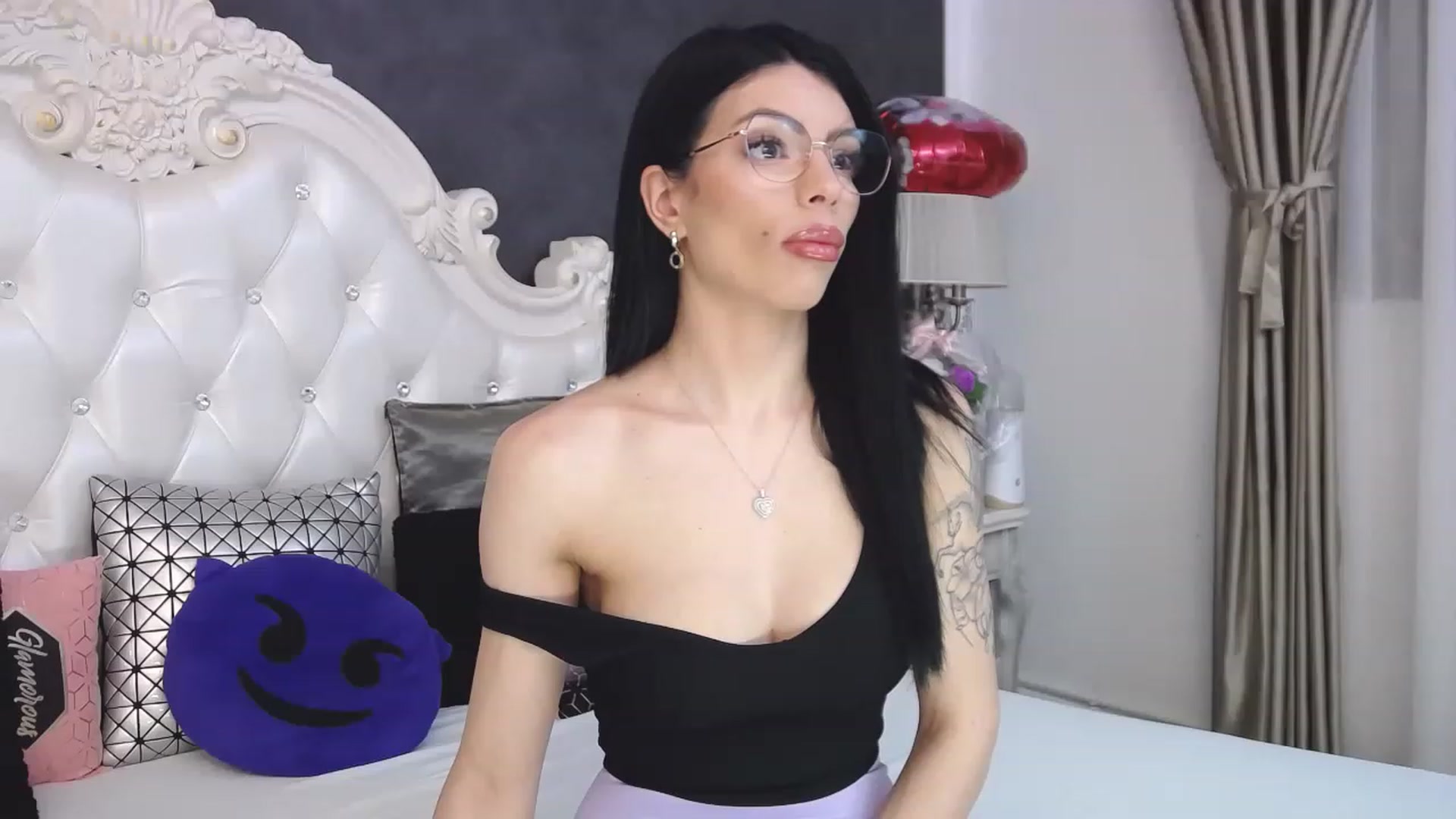Gallery image thumbnail from Tesa000's myfreecams stream on, 04/24/2023, 07:32 image 6 of 20