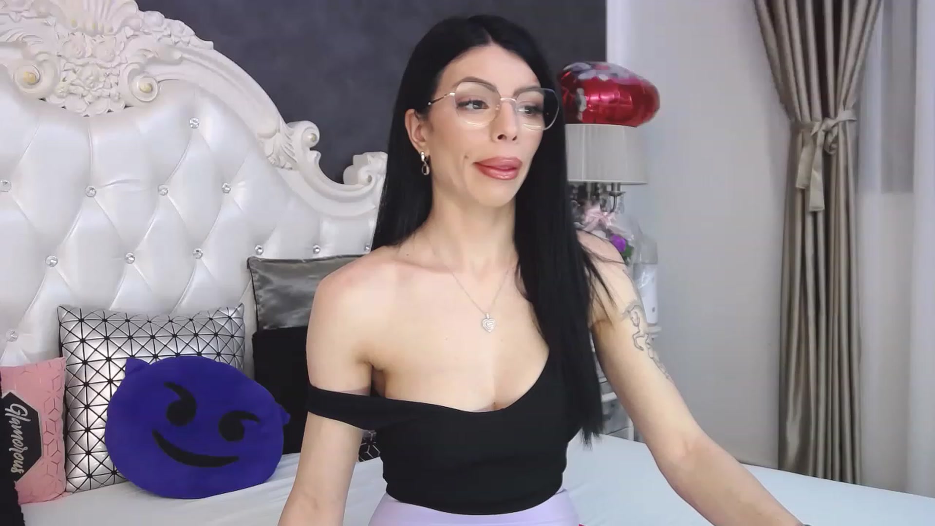 Gallery image thumbnail from Tesa000's myfreecams stream on, 04/24/2023, 07:32 image 8 of 20