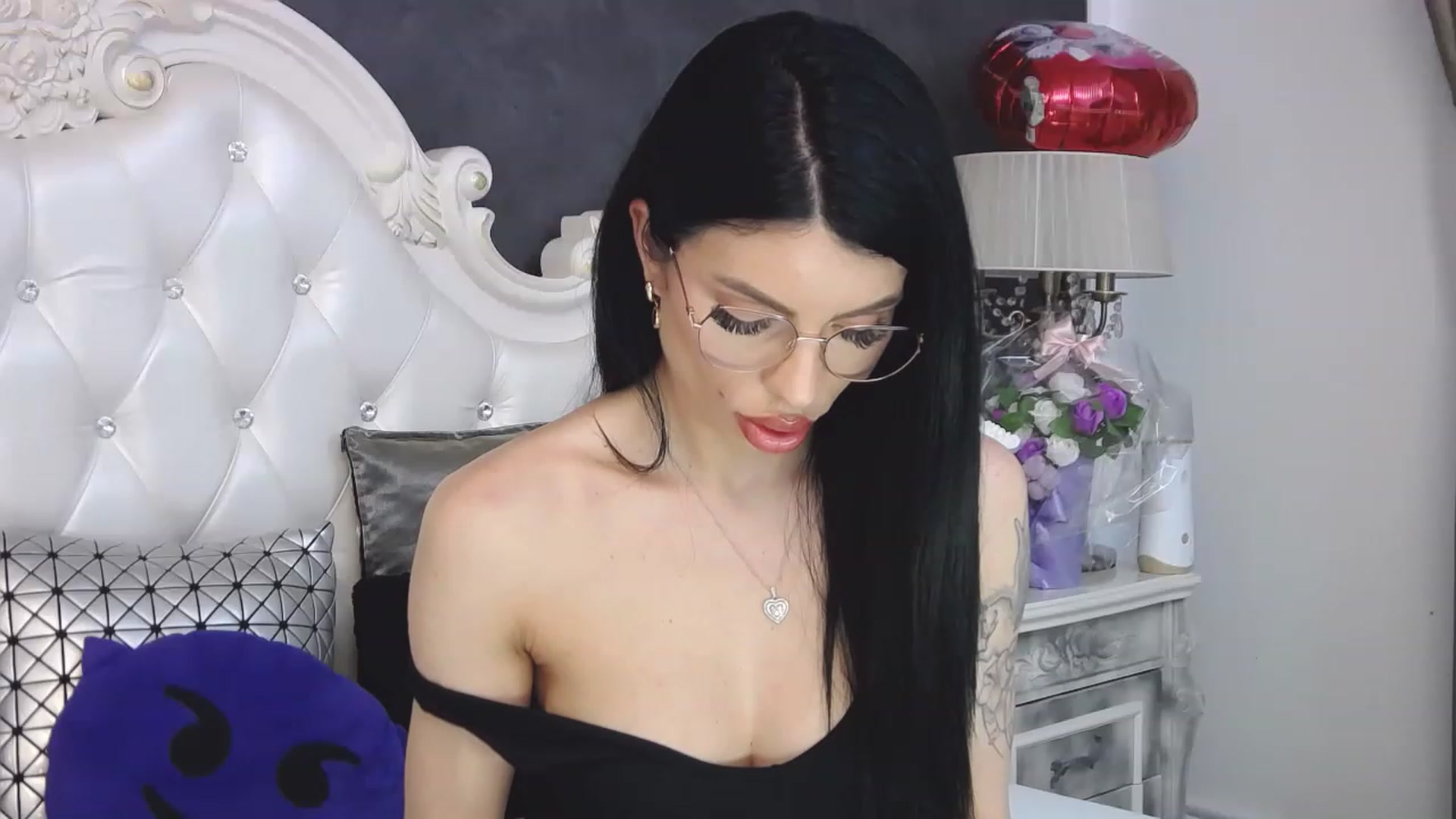 Gallery image thumbnail from Tesa000's myfreecams stream on, 04/24/2023, 08:43 image 19 of 20