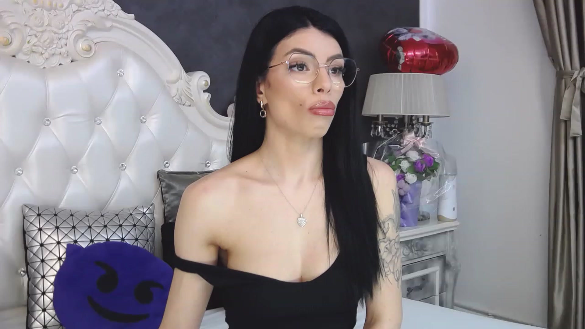Gallery image thumbnail from Tesa000's myfreecams stream on, 04/24/2023, 08:43 image 16 of 20
