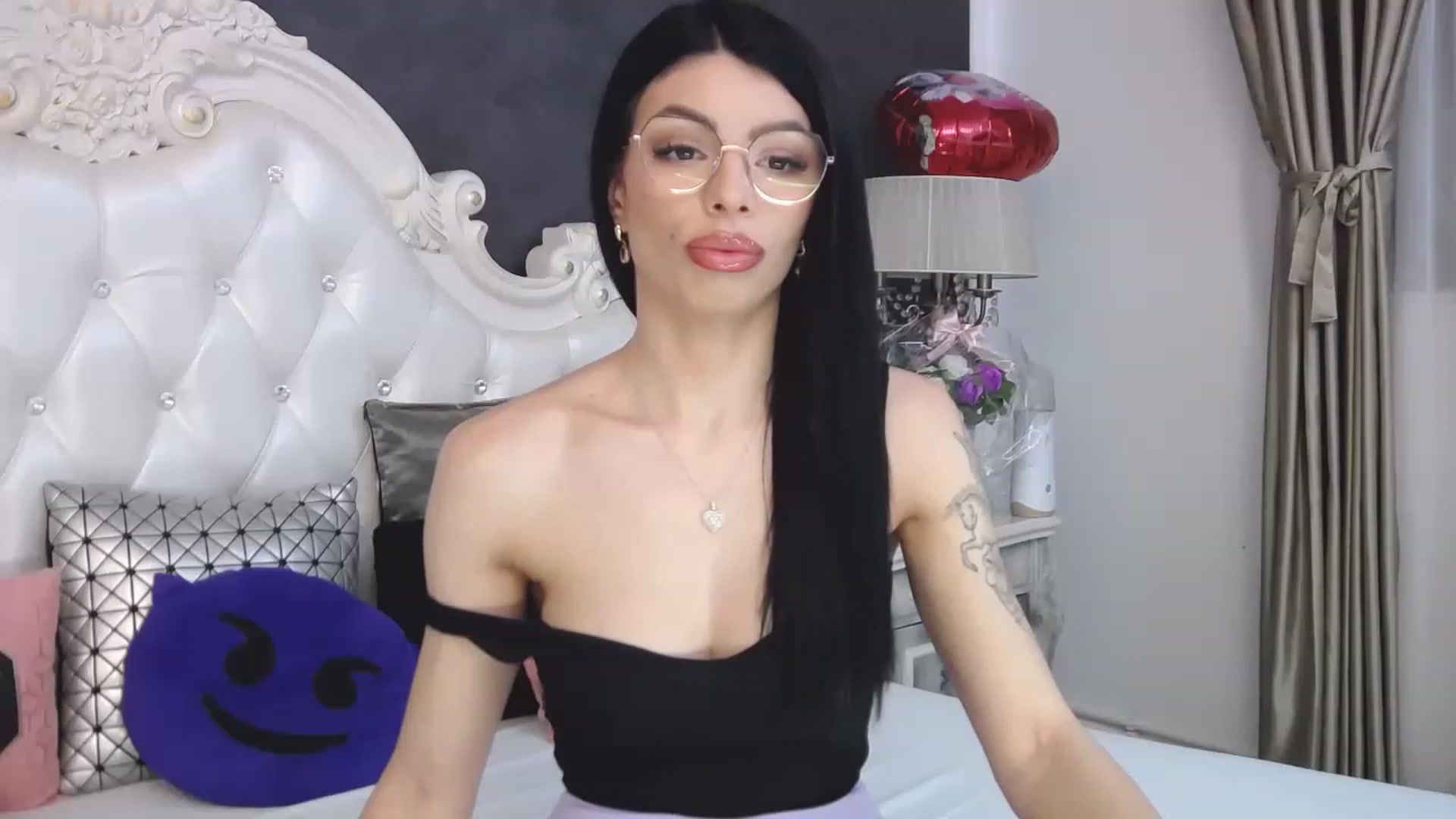 Gallery image thumbnail from Tesa000's myfreecams stream on, 04/24/2023, 08:43 image 6 of 20