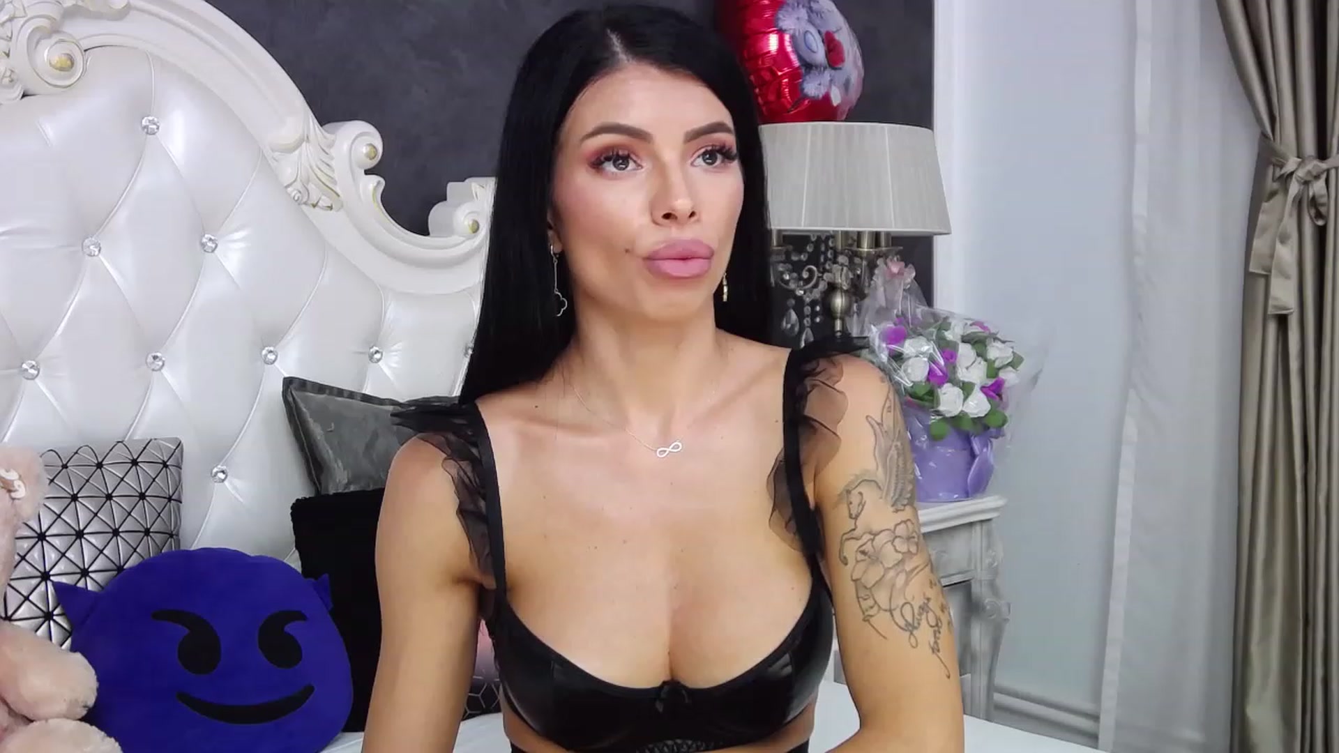 Gallery image thumbnail from Tesa000's myfreecams stream on, 08/22/2023, 13:01 image 3 of 20