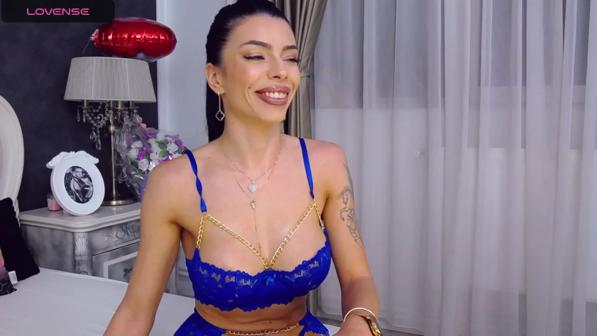 Gallery image thumbnail from Tesa000's myfreecams stream on, 11/01/2023, 10:21 image 1 of 20