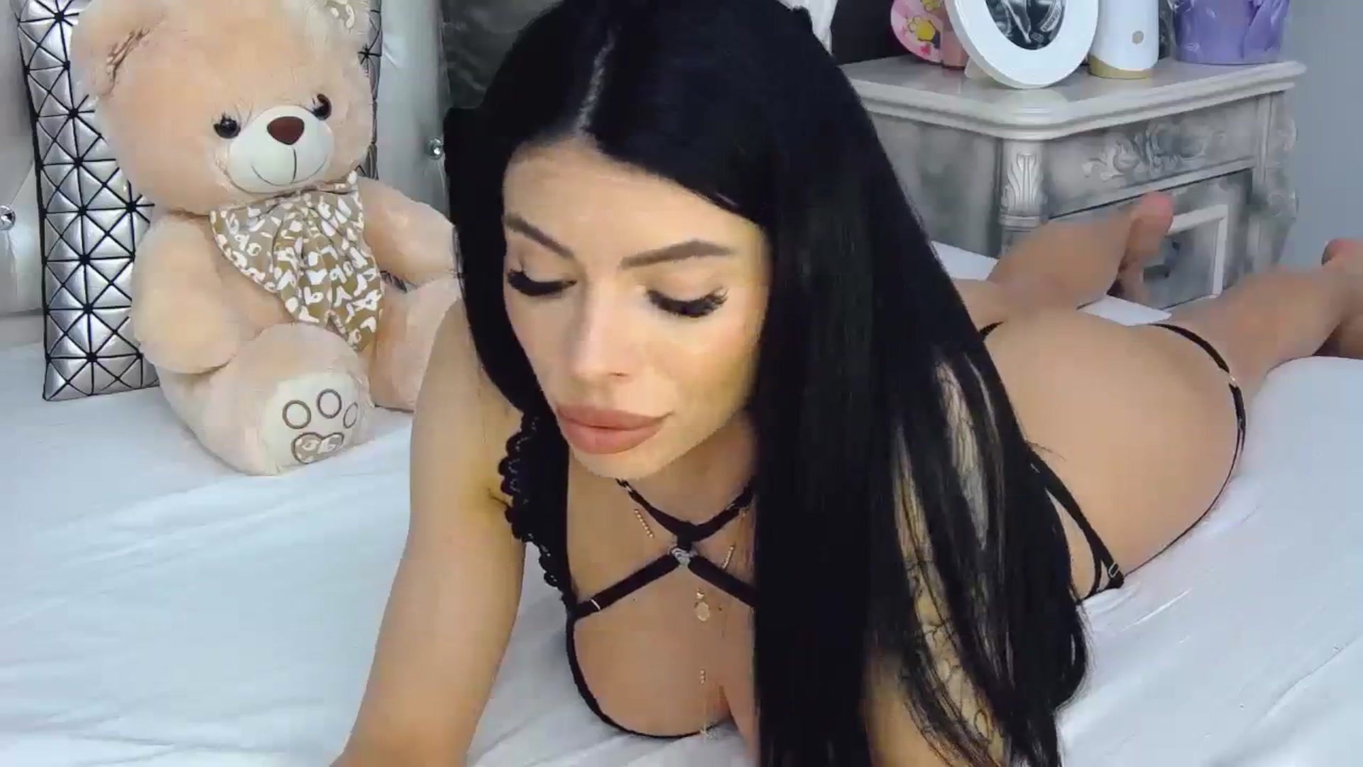Gallery image thumbnail from Tesa000's myfreecams stream on, 12/19/2023, 14:32 image 15 of 20