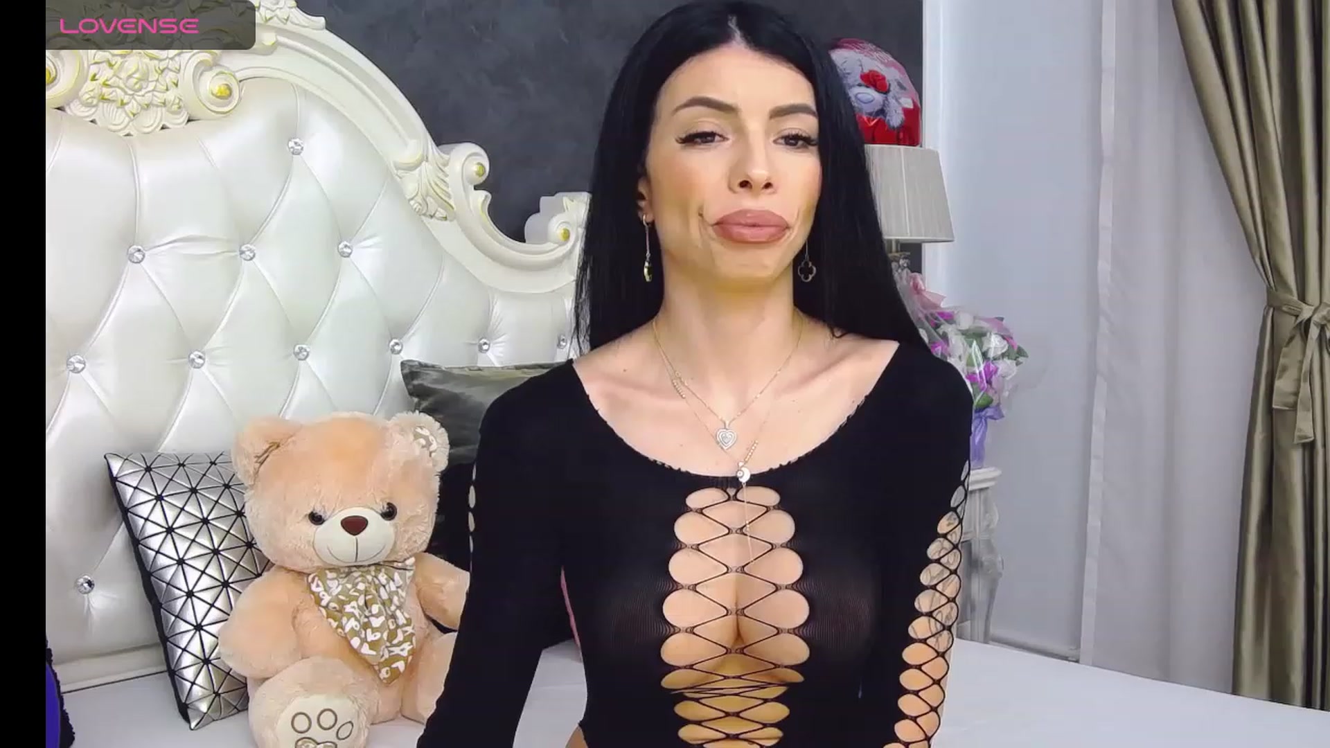 Gallery image thumbnail from Tesa000's myfreecams stream on, 12/28/2023, 08:20 image 15 of 20