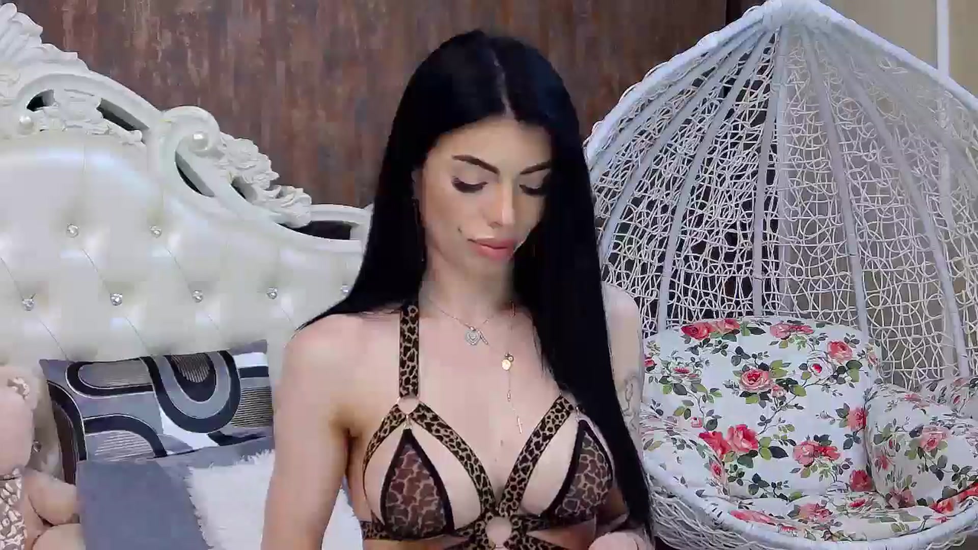 Gallery image thumbnail from Tesa000's myfreecams stream on, 05/26/2024, 12:17 image 9 of 20