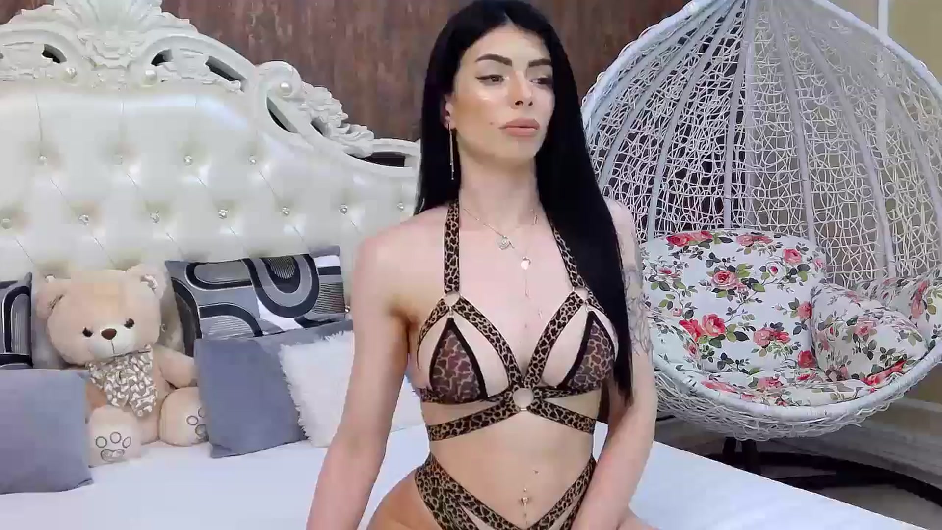 Gallery image thumbnail from Tesa000's myfreecams stream on, 05/26/2024, 12:17 image 11 of 20