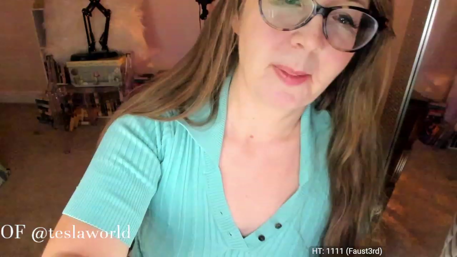 Gallery image thumbnail from Tesla's myfreecams stream on, 11/18/2022, 06:18 image 18 of 20