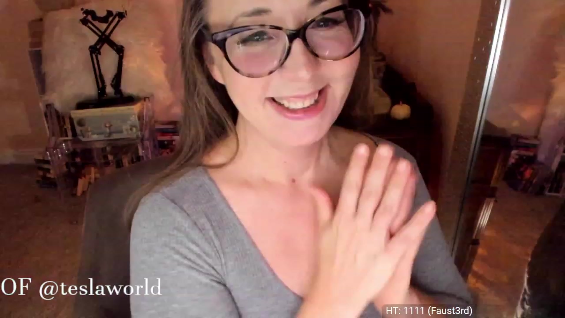 Gallery image thumbnail from Tesla's myfreecams stream on, 11/19/2022, 18:16 image 13 of 20