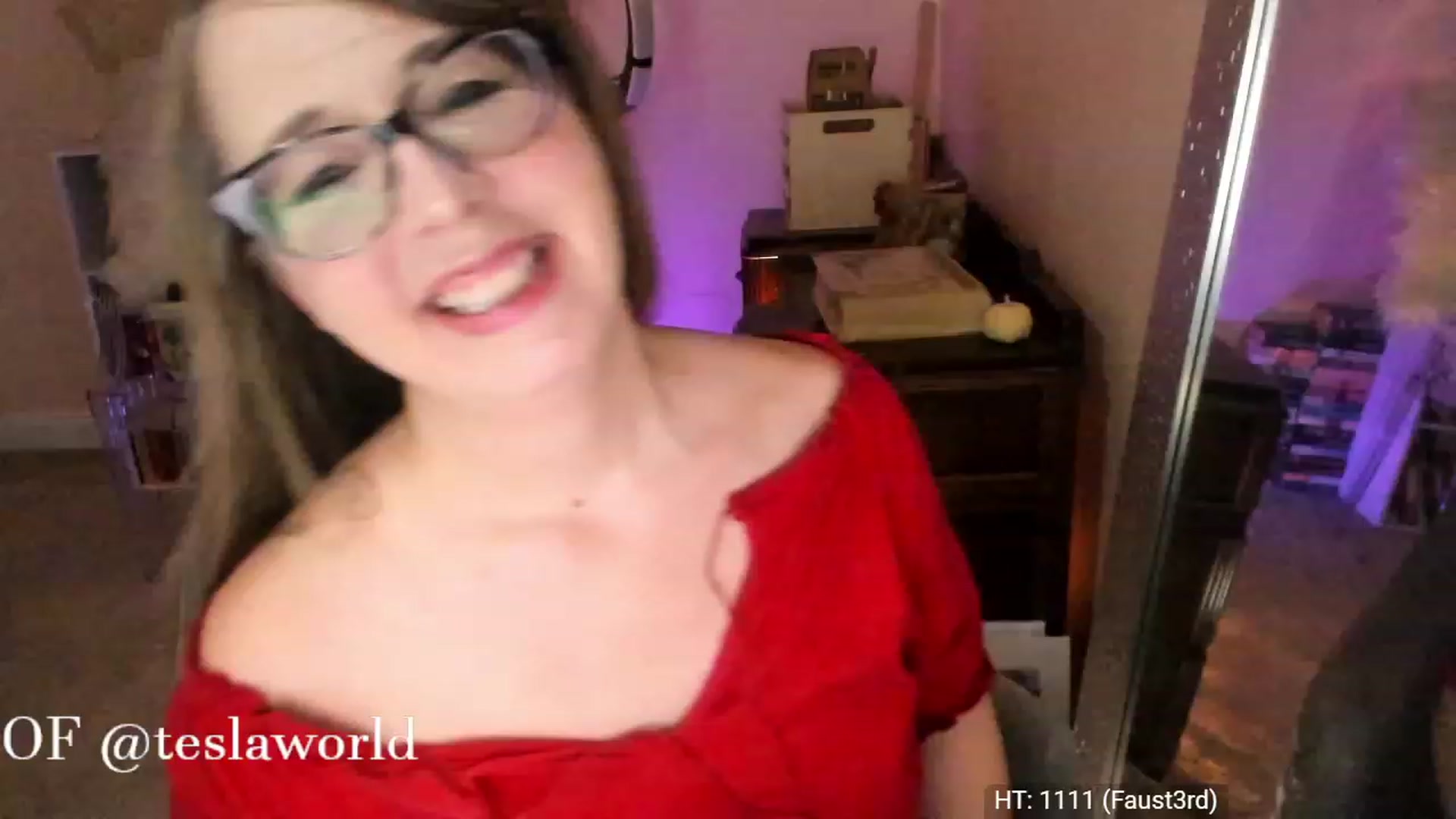 Gallery image thumbnail from Tesla's myfreecams stream on, 11/27/2022, 06:23 image 5 of 20
