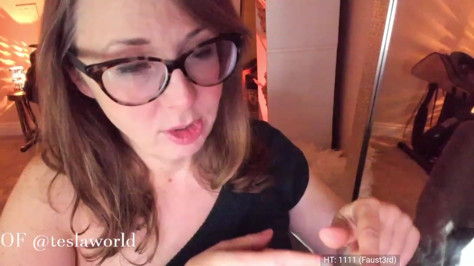 Gallery image thumbnail from Tesla's myfreecams stream on, 05/07/2023, 05:50 image 9 of 20