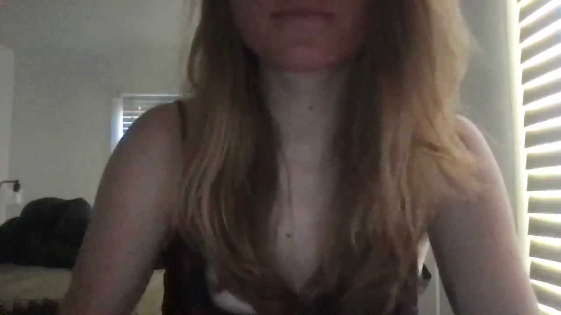 Gallery image thumbnail from TessEmme's myfreecams stream on, 01/28/2026, 18:13 image 10 of 20