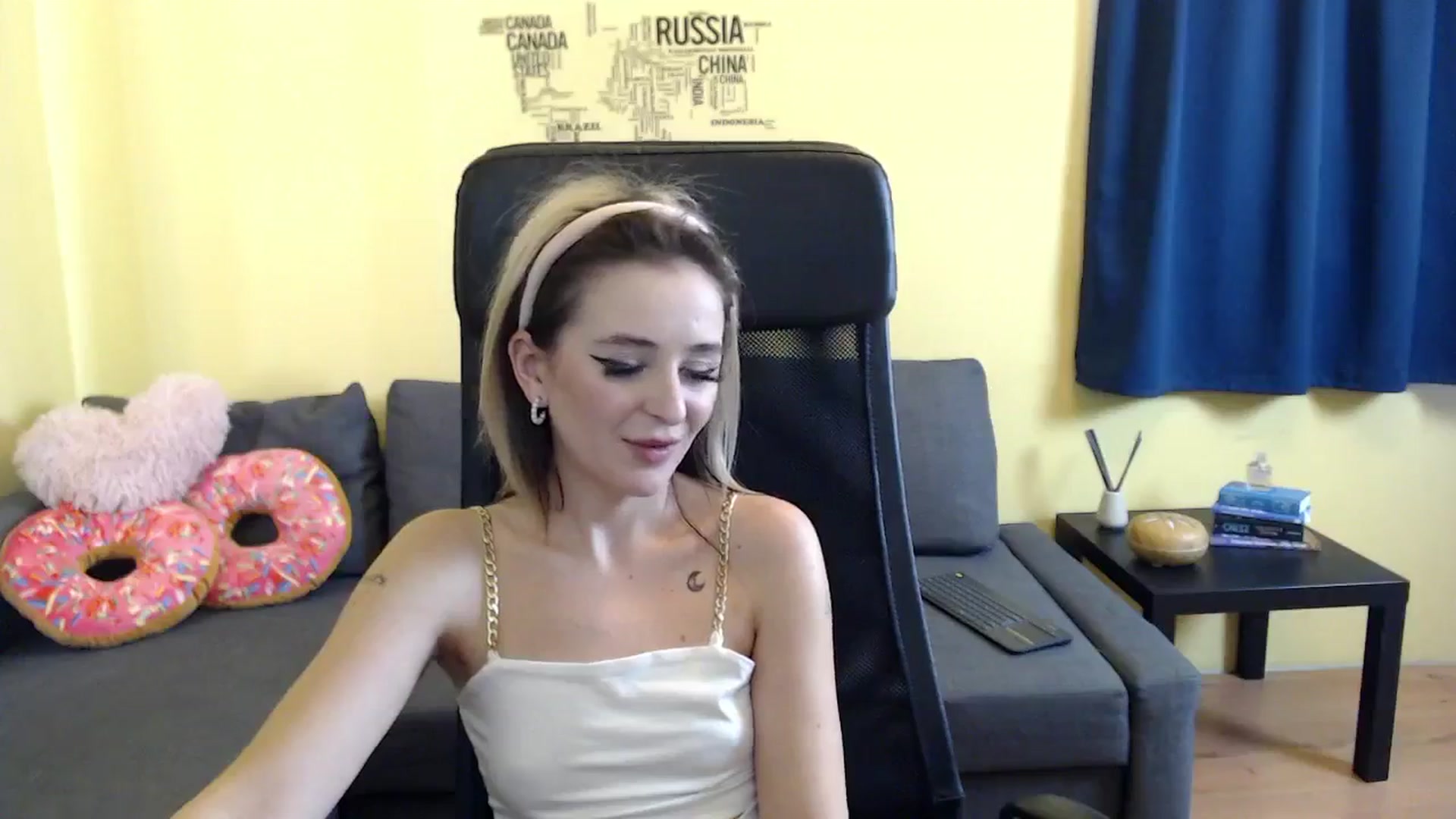 Gallery image thumbnail from TessaCroft's myfreecams stream on, 03/19/2024, 10:24 image 17 of 20