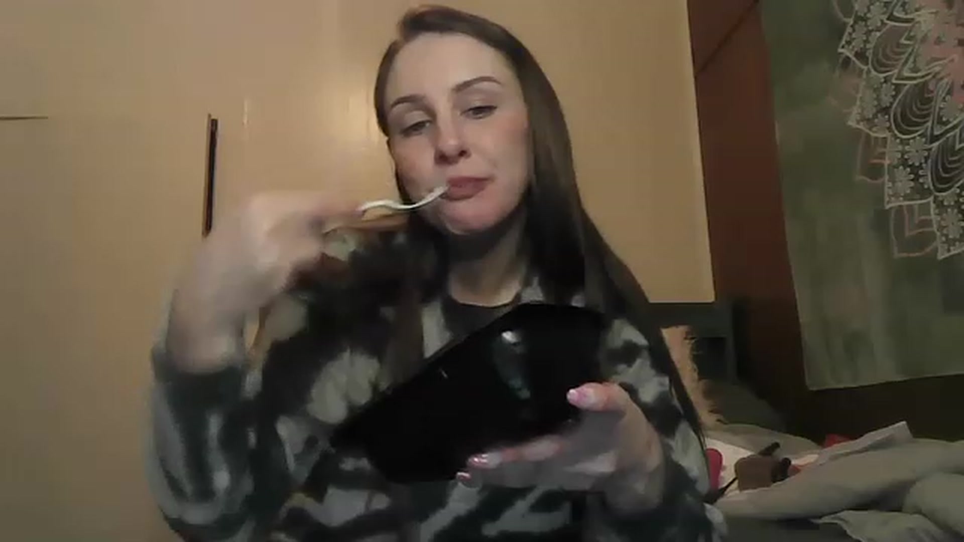 Gallery image thumbnail from TessaJaneXO's myfreecams stream on, 03/21/2023, 08:40 image 11 of 20