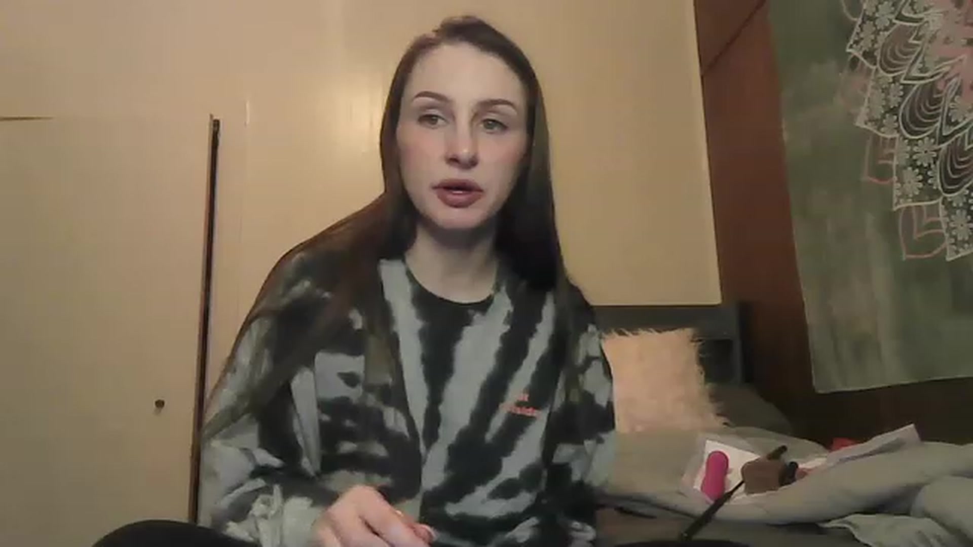 Gallery image thumbnail from TessaJaneXO's myfreecams stream on, 03/21/2023, 08:40 image 2 of 20