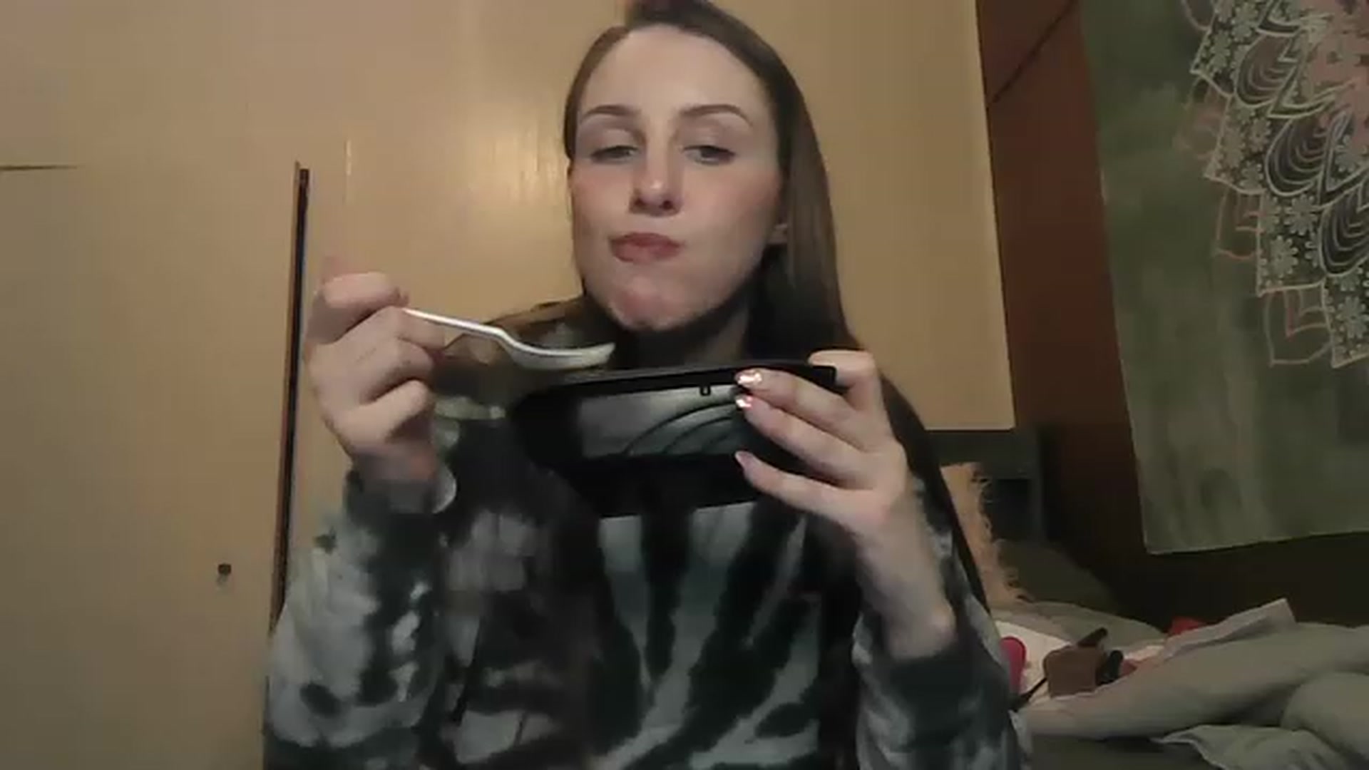 Gallery image thumbnail from TessaJaneXO's myfreecams stream on, 03/21/2023, 08:40 image 10 of 20