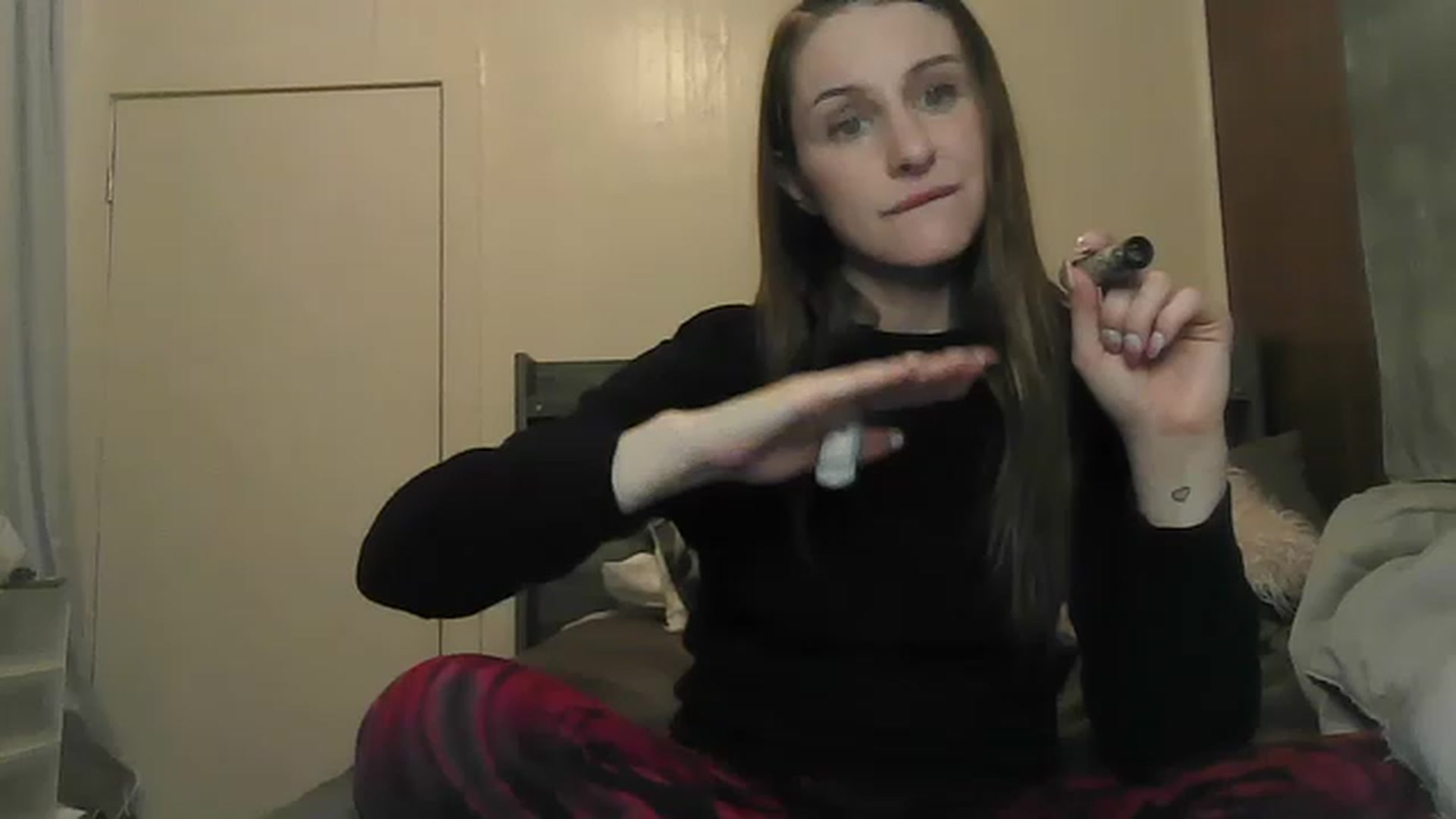 Gallery image thumbnail from TessaJaneXO's myfreecams stream on, 03/25/2023, 10:14 image 1 of 20