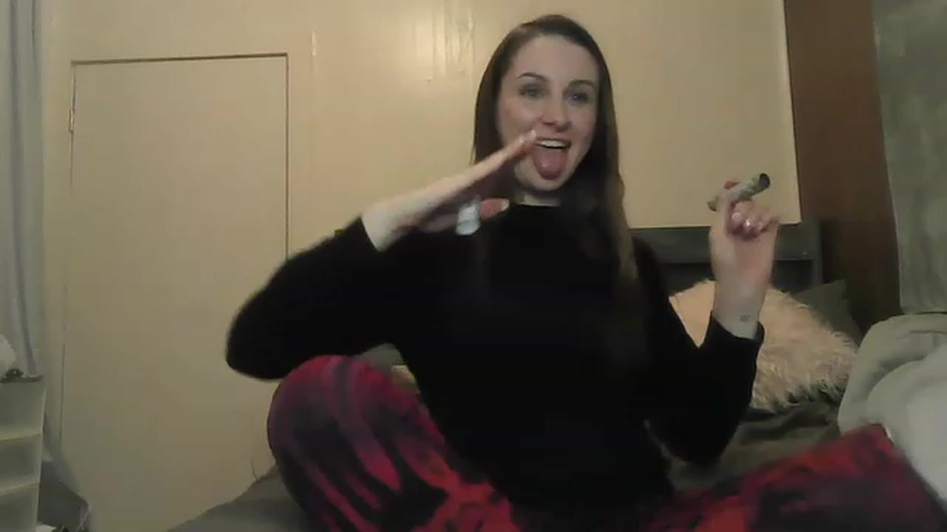 Gallery image thumbnail from TessaJaneXO's myfreecams stream on, 03/25/2023, 10:14 image 3 of 20