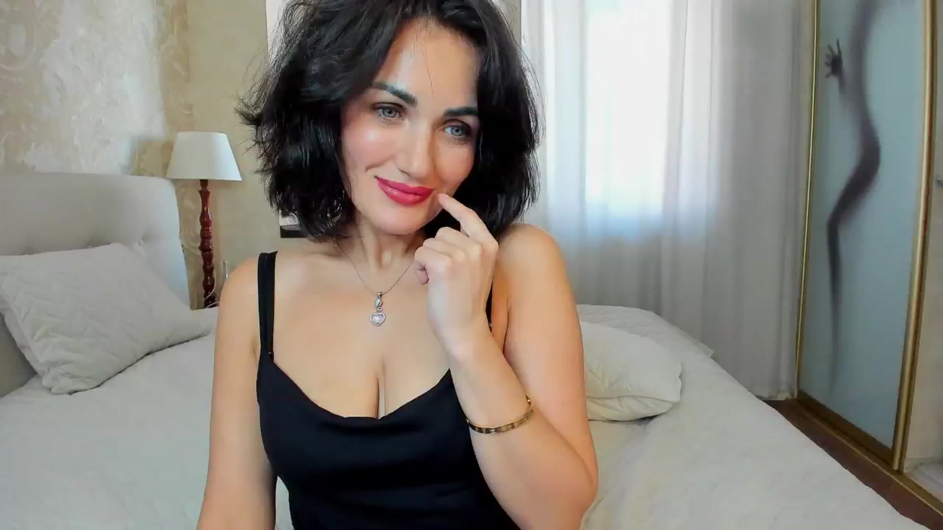 Gallery image thumbnail from TessaXXXPosh's myfreecams stream on, 07/25/2024, 07:30 image 18 of 20