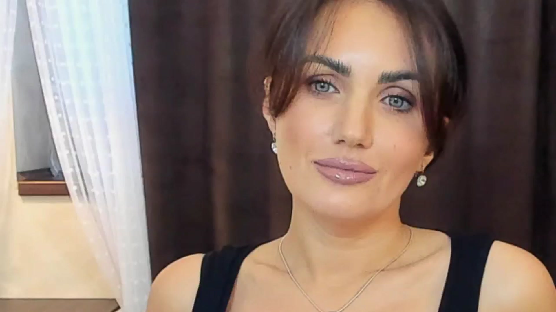 Gallery image thumbnail from TessaXXXPosh's myfreecams stream on, 10/20/2024, 12:09 image 5 of 20