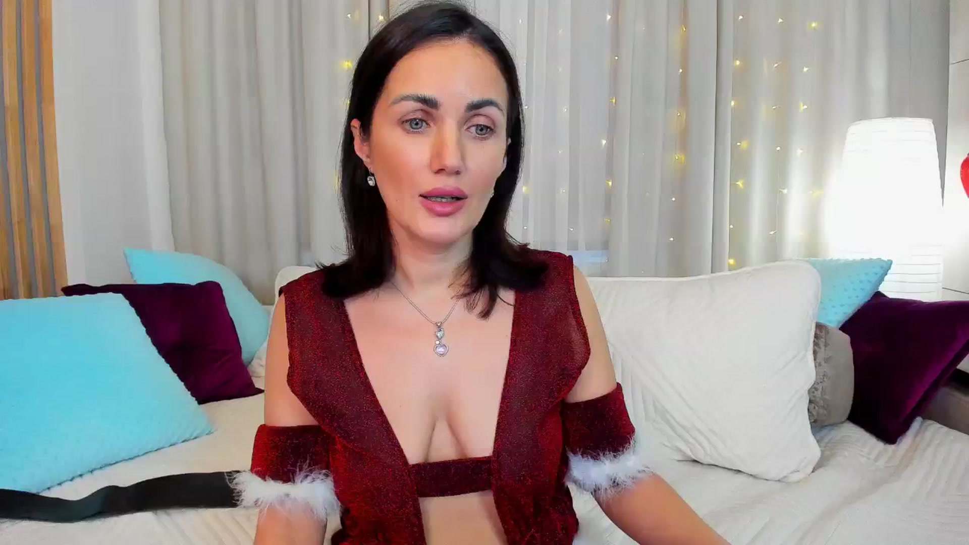 Gallery image thumbnail from TessaXXXPosh's myfreecams stream on, 12/25/2024, 11:23 image 1 of 20