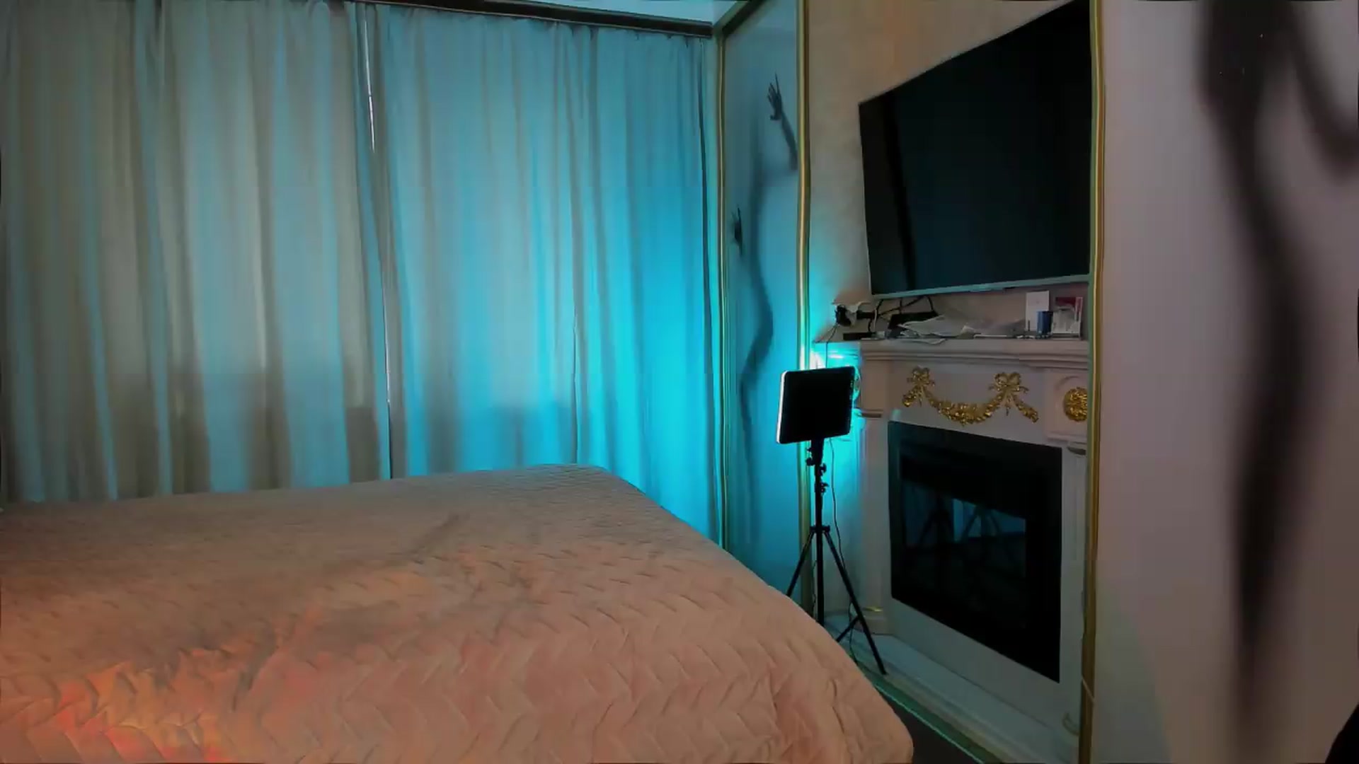 Gallery image thumbnail from TessaXXXPosh's myfreecams stream on, 05/15/2026, 09:52 image 8 of 20