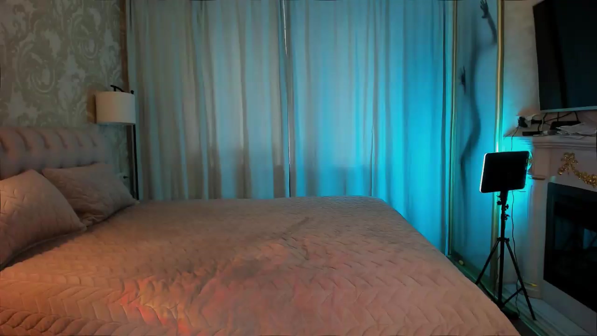 Gallery image thumbnail from TessaXXXPosh's myfreecams stream on, 05/15/2026, 09:52 image 6 of 20