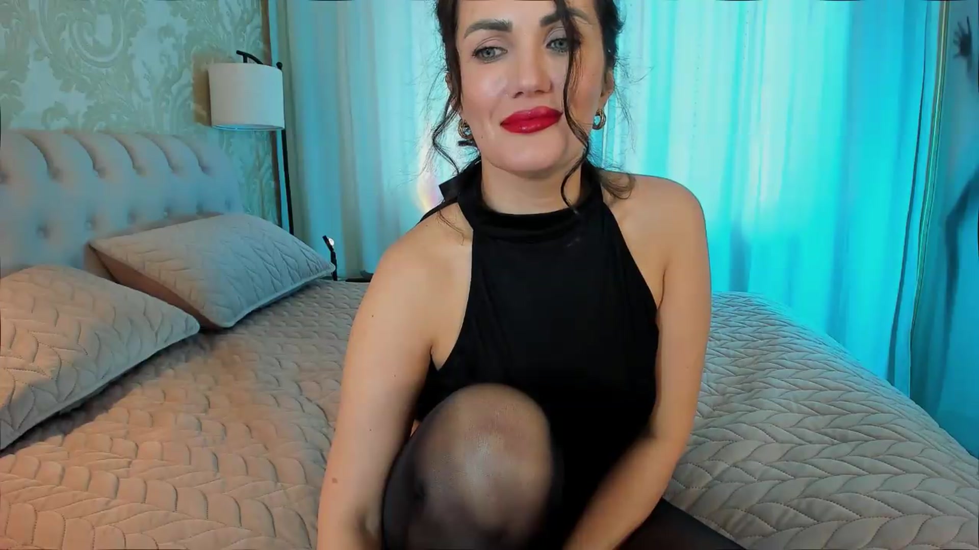 Gallery image thumbnail from TessaXXXPosh's myfreecams stream on, 05/16/2026, 09:34 image 17 of 20