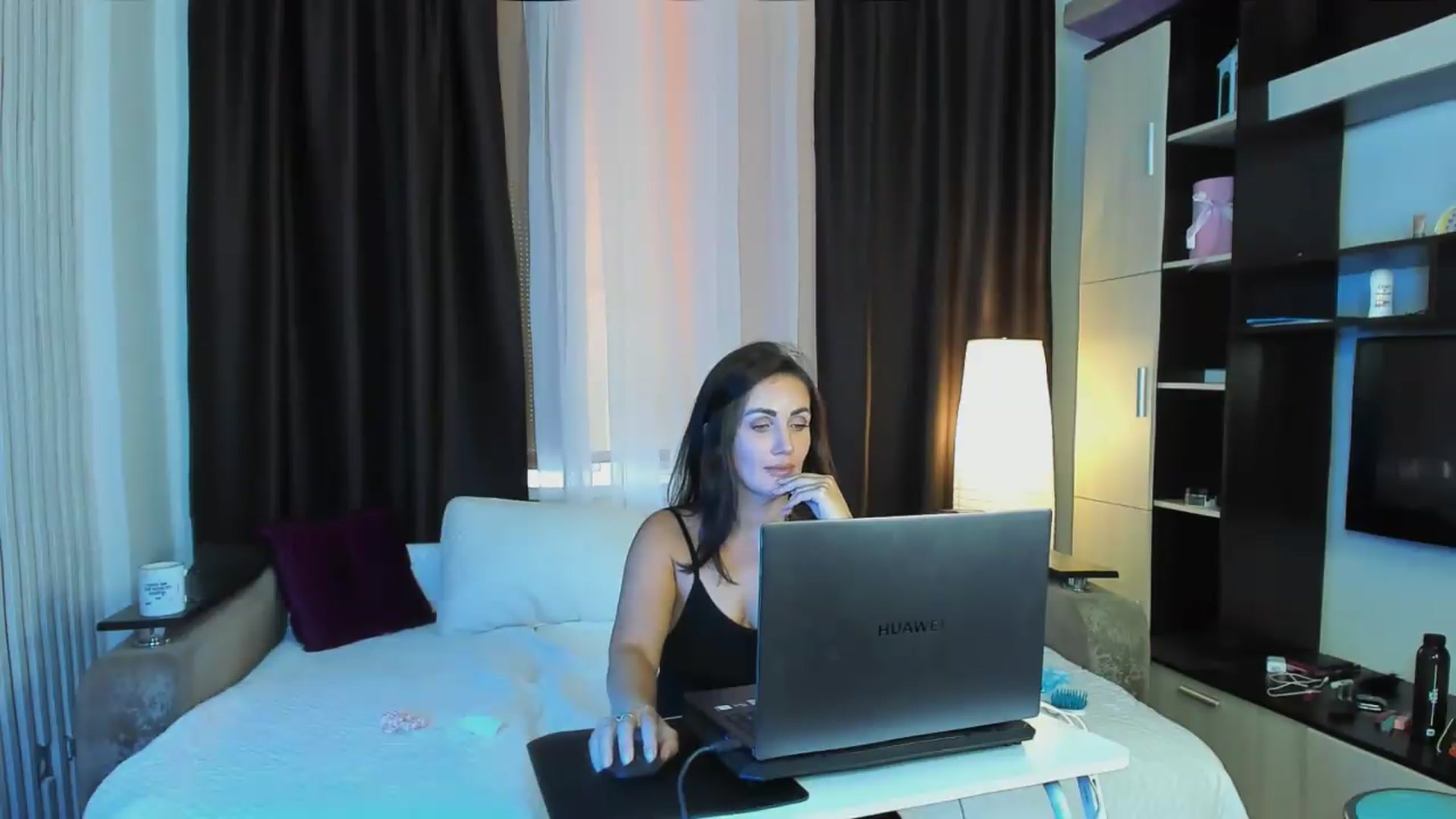 Gallery image thumbnail from TessaXXXPosh's myfreecams stream on, 07/15/2026, 10:15 image 15 of 20