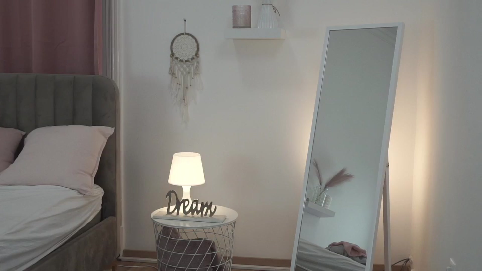 Gallery image thumbnail from Tessa_Quin's myfreecams stream on, 12/11/2025, 19:22 image 13 of 20