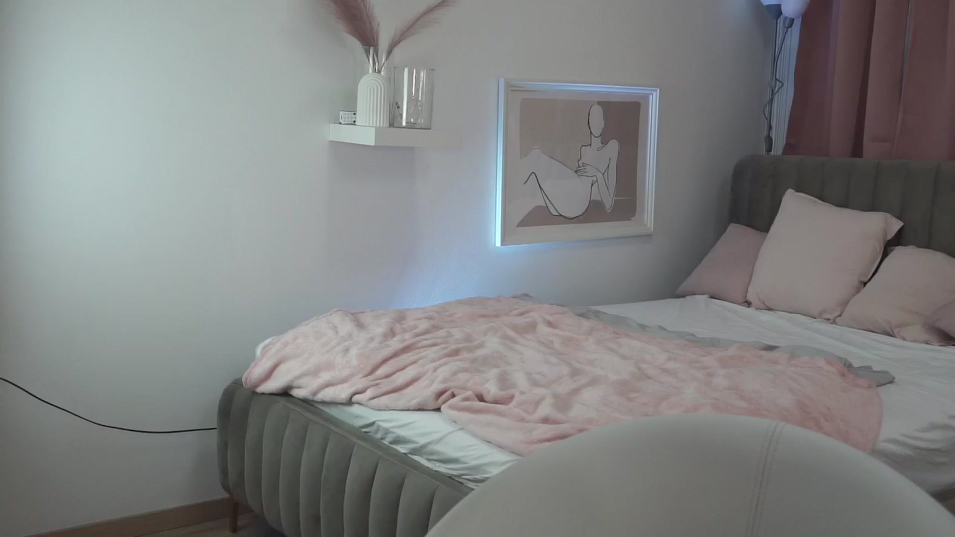 Gallery image thumbnail from Tessa_Quin's myfreecams stream on, 01/06/2026, 19:09 image 16 of 20