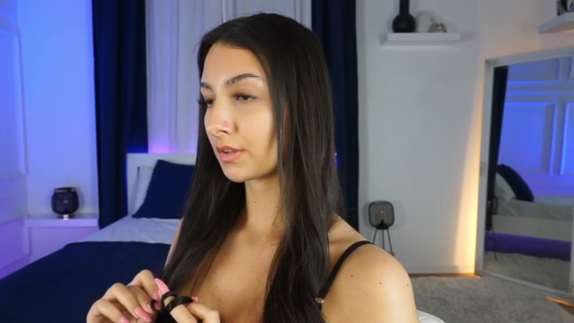 Gallery image thumbnail from Tessa_Quin's myfreecams stream on, 01/17/2026, 18:02 image 1 of 20