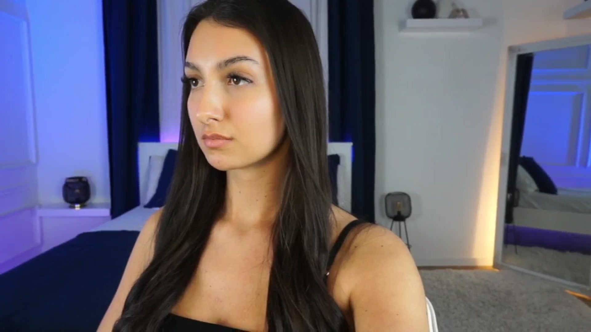 Gallery image thumbnail from Tessa_Quin's myfreecams stream on, 01/17/2026, 19:51 image 4 of 20
