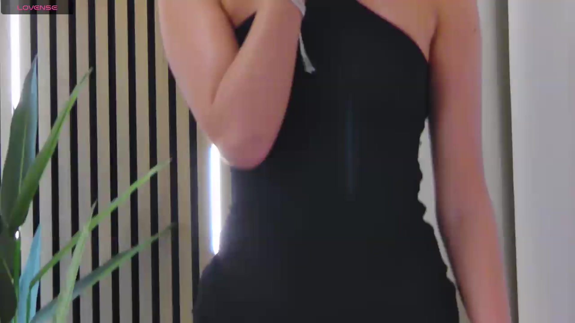 Gallery image thumbnail from Tessa_Quin's myfreecams stream on, 07/09/2026, 15:32 image 6 of 20