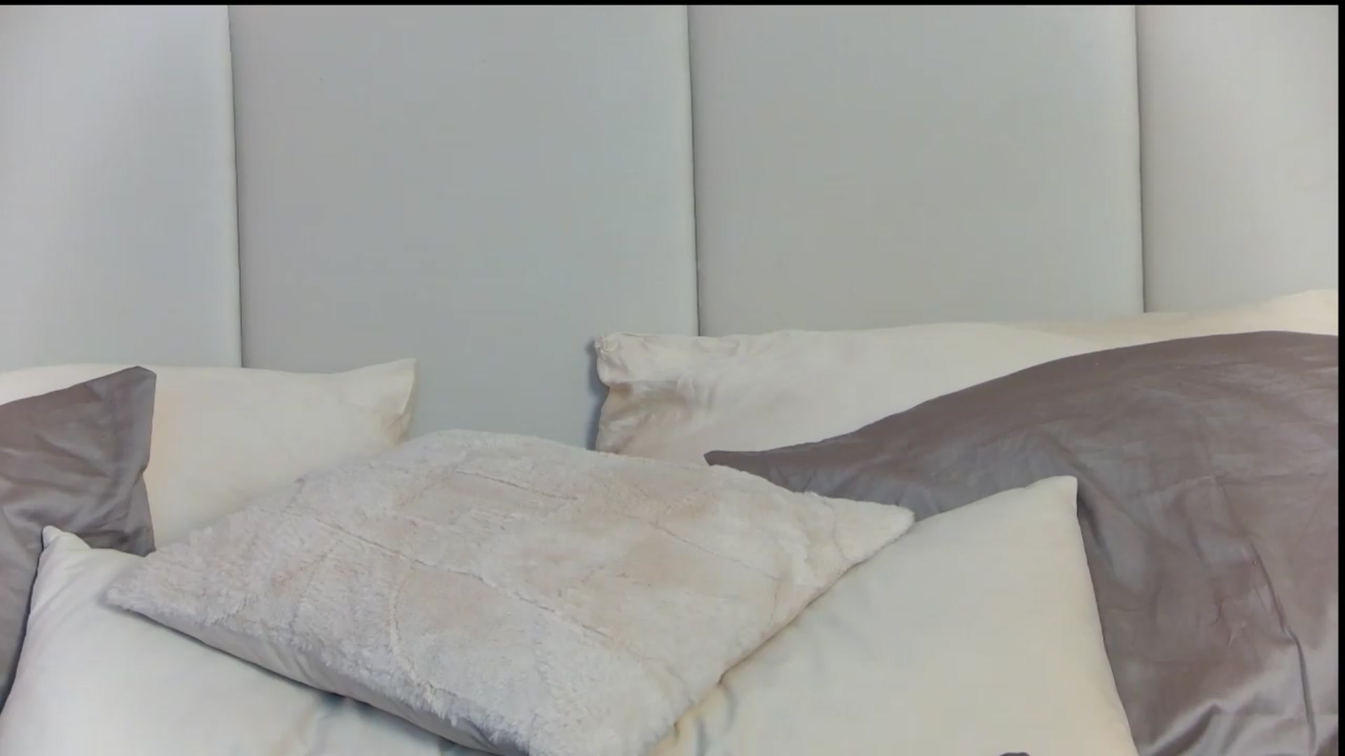 Gallery image thumbnail from Tessa_Quin's myfreecams stream on, 08/18/2026, 20:28 image 20 of 20
