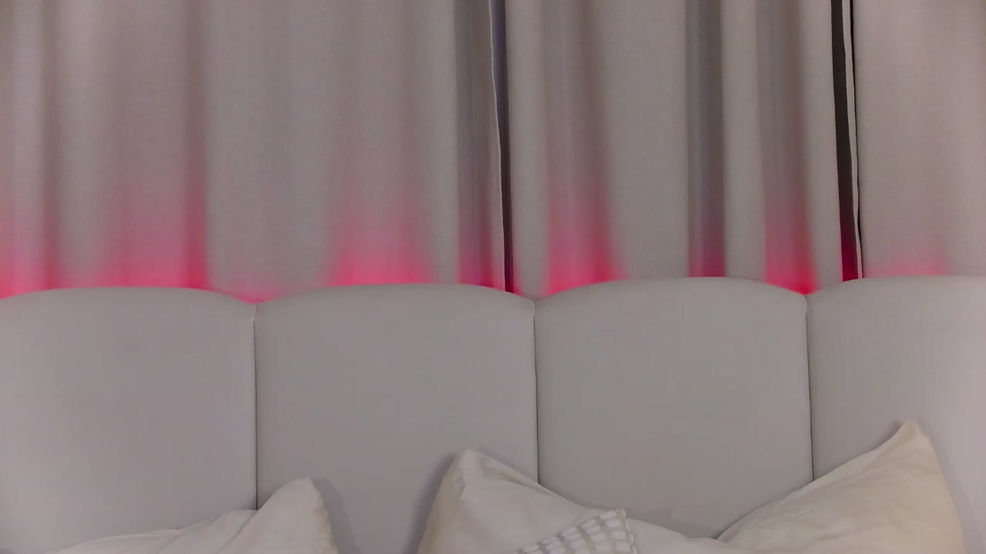 Gallery image thumbnail from Tessa_Quin's myfreecams stream on, 09/22/2026, 18:21 image 19 of 20