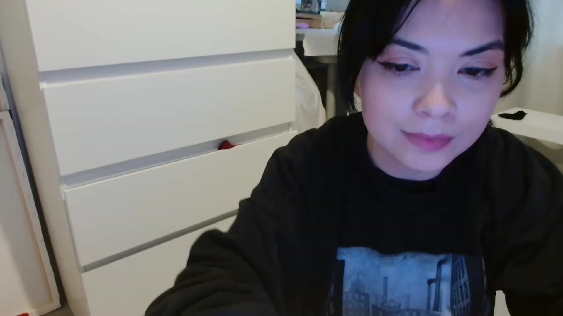 Gallery image thumbnail from Tessamenelly's myfreecams stream on, 05/10/2023, 14:51 image 20 of 20
